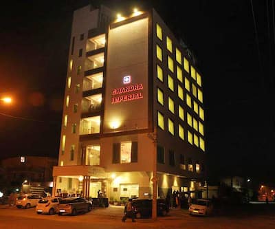 https://imgcld.yatra.com/ytimages/image/upload/t_hotel_yatra_city_desktop/v1433484524/Domestic Hotels/Hotels_Jodhpur/Chandra Imperial/Night-View.jpg